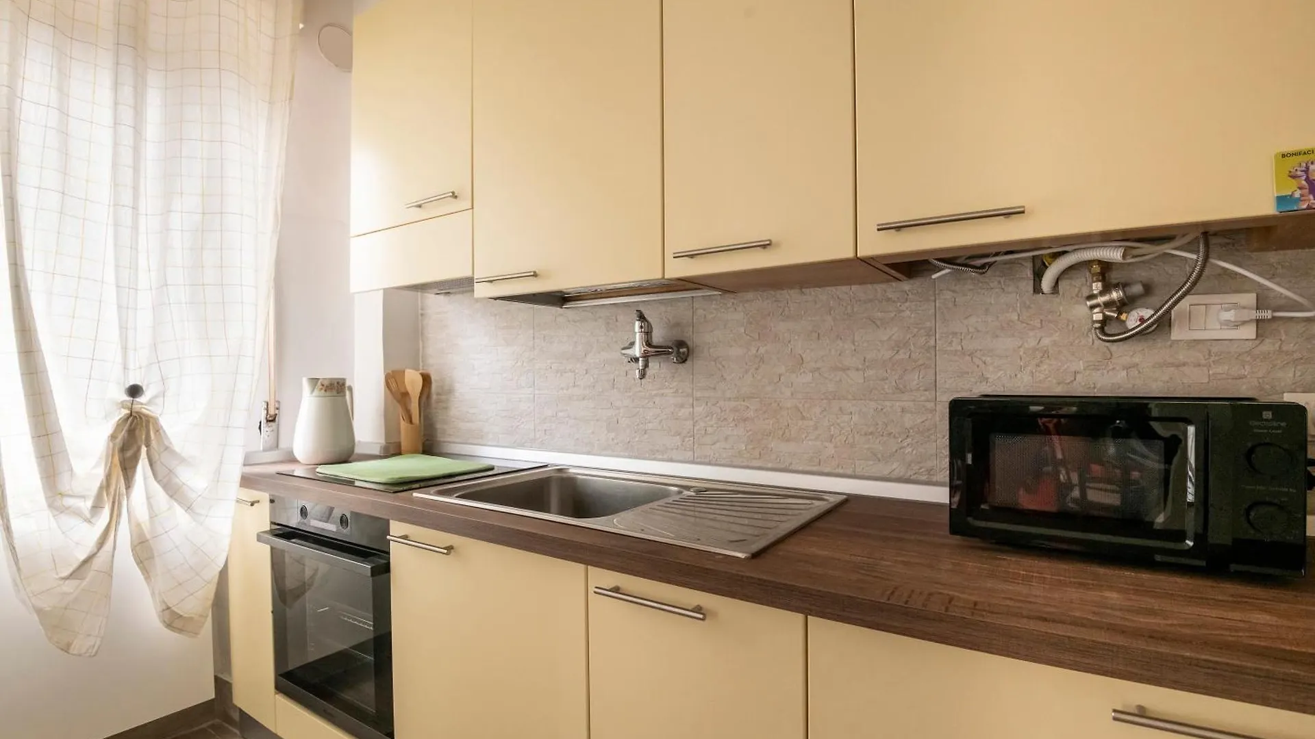 Apartment Chiwi'S Home Vado Ligure Italy