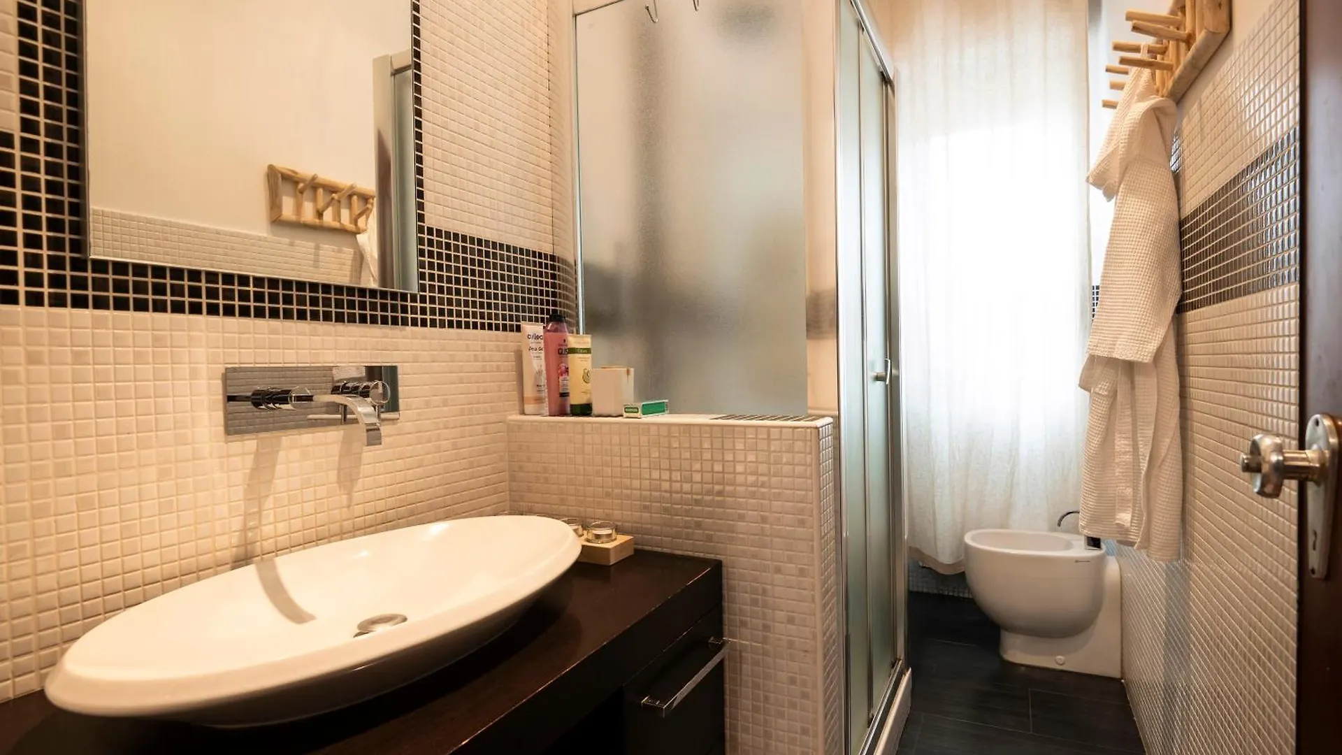 Chiwi'S Home Vado Ligure Apartment